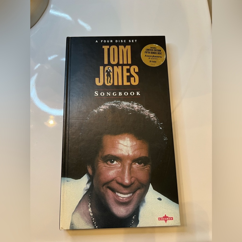 Tom Jones song book with 4 cds